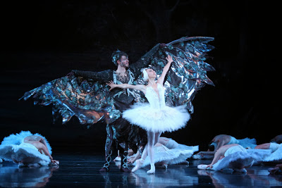 Louisville Ballet Opens With Elegant “Swan Lake”